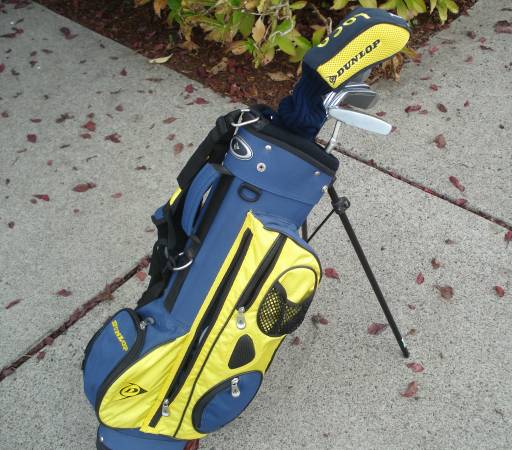 Junior golf set wood,3 irons,putter, stand bag
