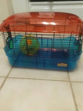 Kaytee crittertrail hamster cage (Columbus)