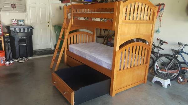Kids Twin over Twin Bunk Beds