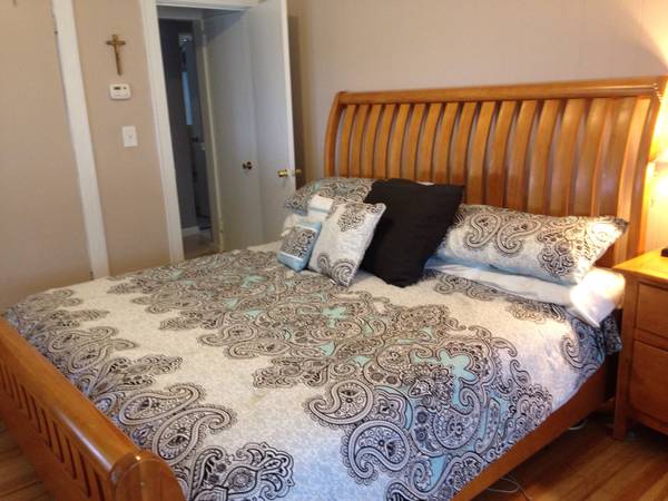 King sleigh bed with matching dresser and 2 nightstand