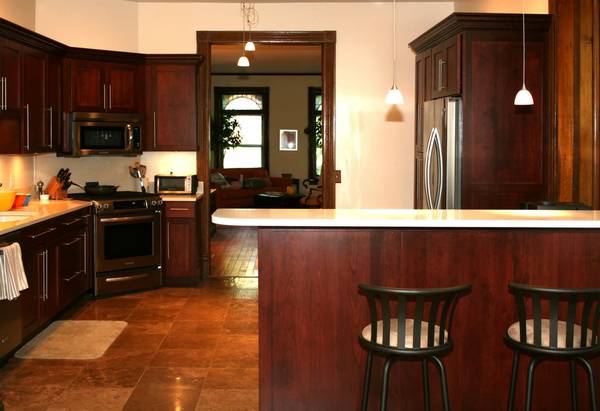 Kitchen cabinets w granite tops 10x10