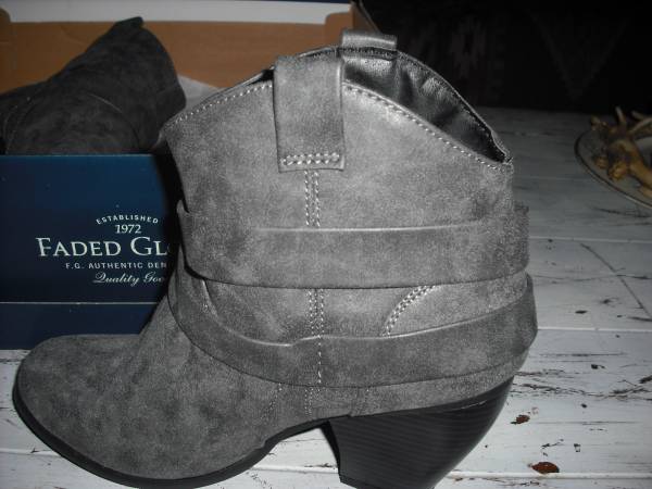 Ladies New Grey Boots with tags