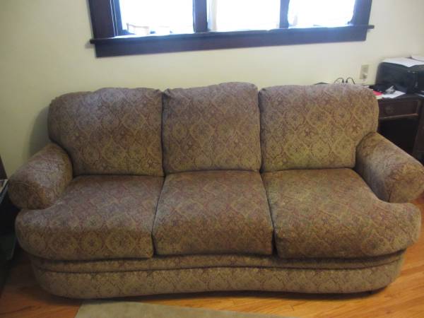 Lane sofa (lt 1 yr old)