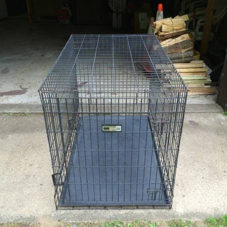 Large and Medium Dog Crate (N. Woodstock)