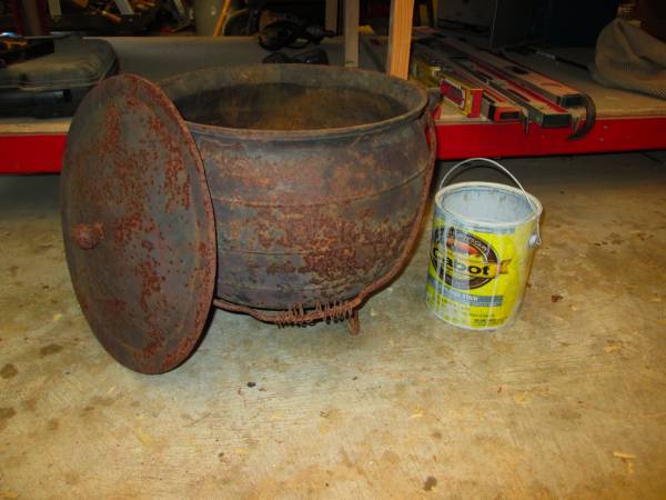Large Cast Iron pot with lid