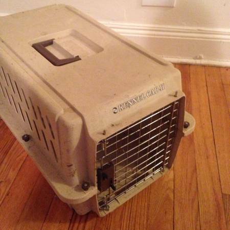 Large Kitty Crate for Sale (bay ridge brooklyn)