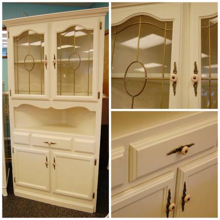 Large Lighted Oak Corner Hutch