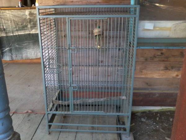 large parrot cage (Granville mass)