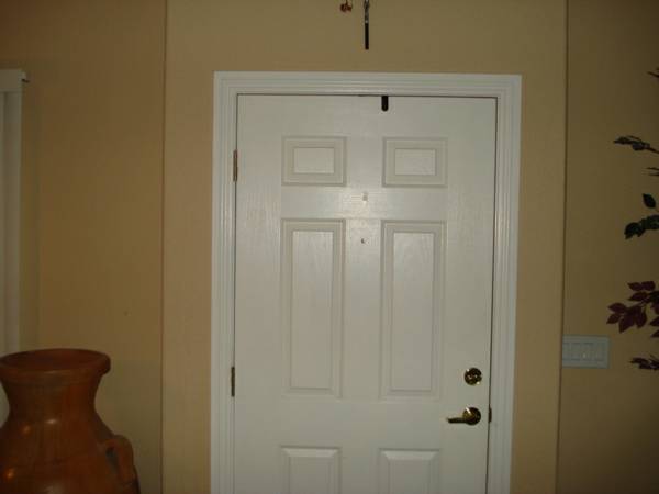 Light painting doors, small room, bathroom (Henderson)
