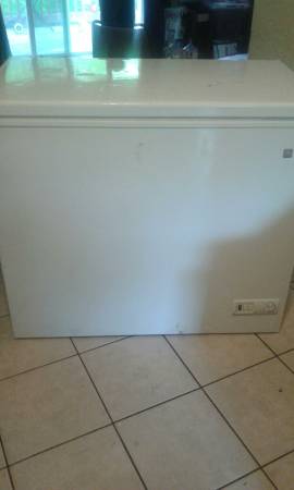 like NEW General Electric freezer chest