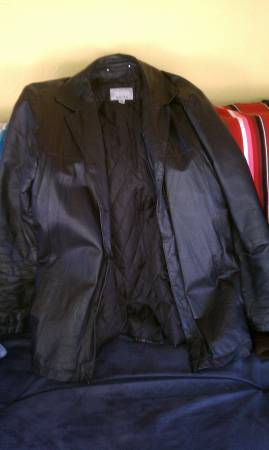 Like New Mens Black Leather Jacket