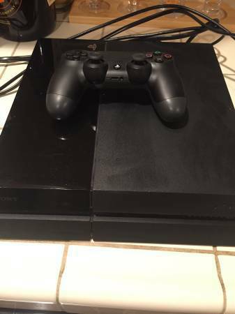 Like new Ps4 with a 500 Gb hard drive and 1 controller.