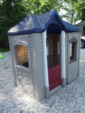 little tikes playhouse  like new  4