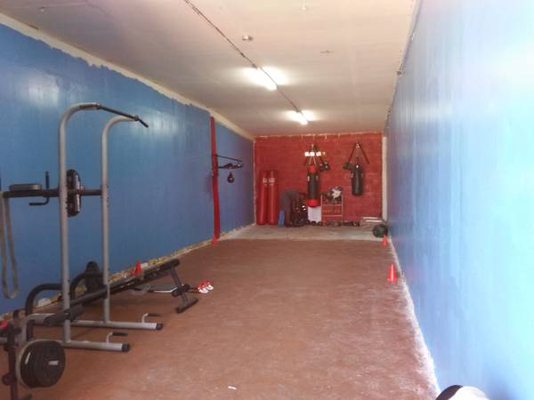 LOOKING FOR TRAINERS FOR A SMALL PERSONAL TRAINING FACILITY (Hollywood, Fl.)