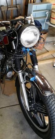 Looking to hire a MOTORCYCLE mechanic.  Vintage HONDA cafe racer (Libertyville)