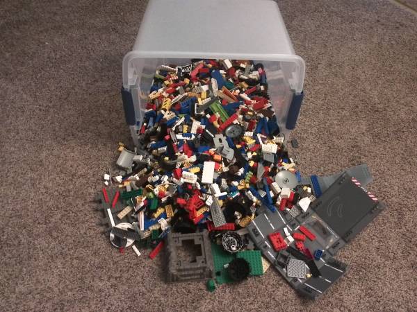 Lots of Legos over 14.5 lbs of Lego pcs