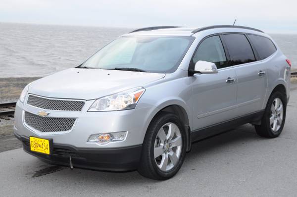 LOW MILES 2010 Chevrolet Traverse LTZ