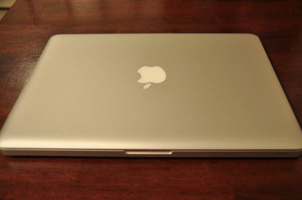 Macbook Pro 13, 8GB RAM, 512Gb SSD