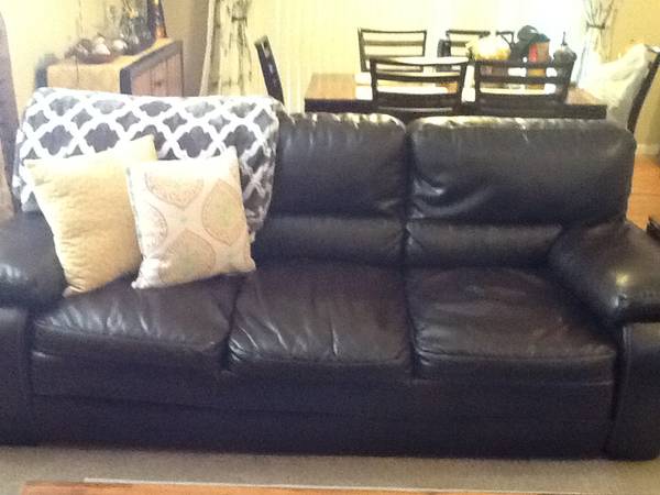 Matching Leather Couch Love Seat and Chair