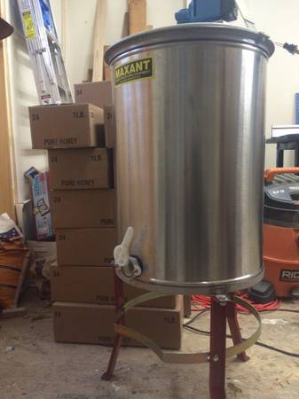 Maxxant Honey Extractor