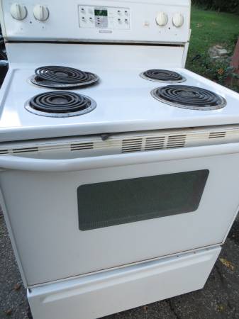 Maytag elcetric oven