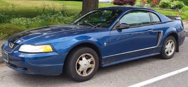 Mint 2000 Ford Mustang