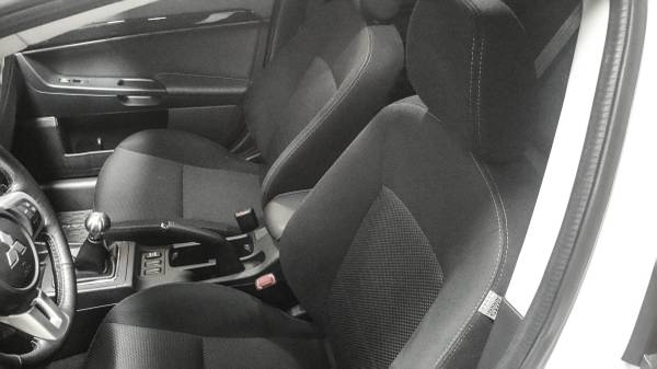Mitsubishi Evolution Front Seats