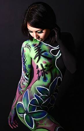 Model for Body Painting