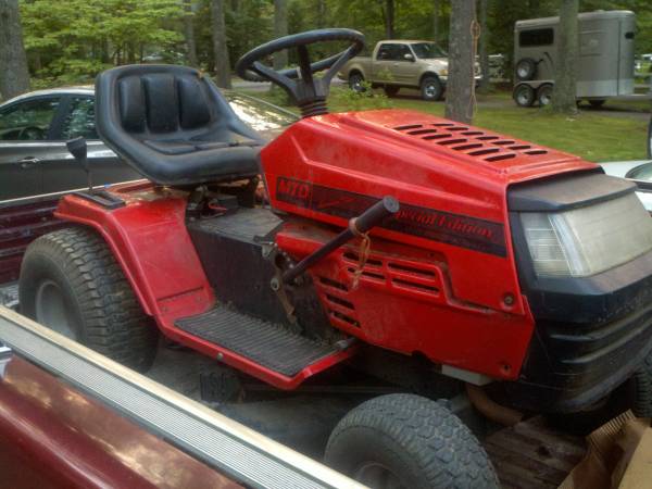 MTD Riding Lawnmower