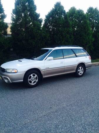 Must see 1999 Subaru Legacy