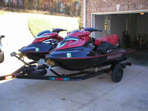 MUST SEE two xampampampamp JET SKIS 2006 Sea