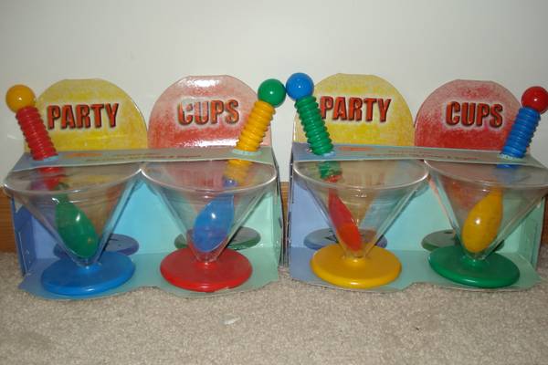 NEW 4 Party Cups with Spoons for Sno