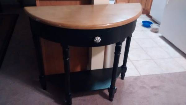 new black entry table