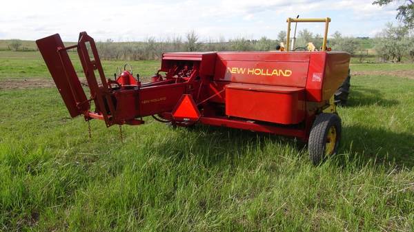 New Holland 278 Baler