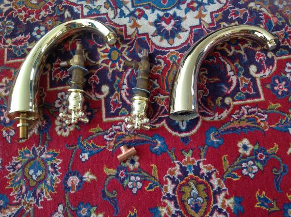 New Moen Brass Roman Tub Faucet