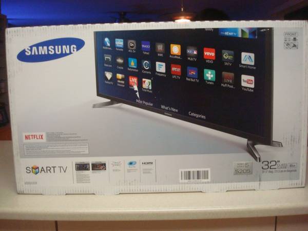 NEW Samsung 32 LED Smart TV