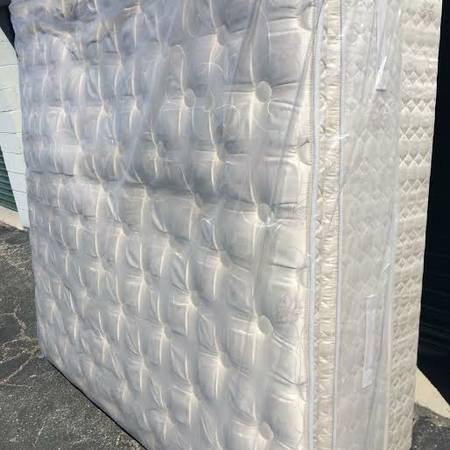 NEW SHIPMENT Sealy king pillow top mattress, free delivery