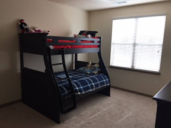 New TwinFull Bunk Beds with Dresser