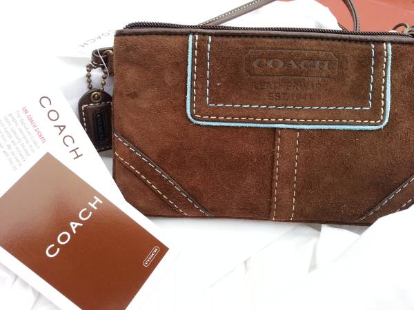 New with Tags Authentic COACH brown Valentines Day Gift