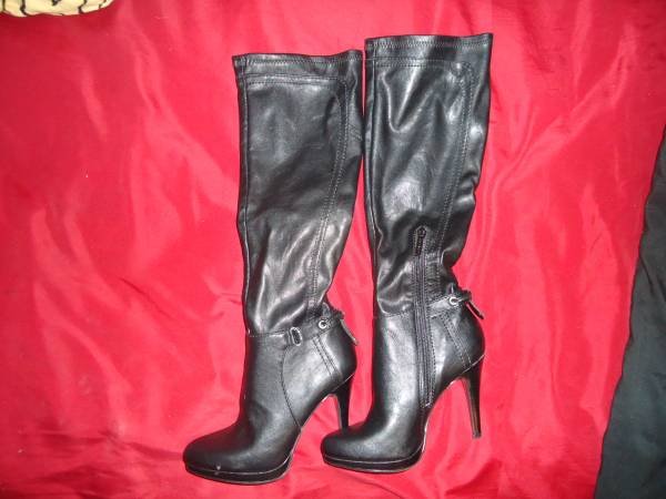 NIB Nine West Bizzy Bee Belted Black Knee High Boots Size 5.5M