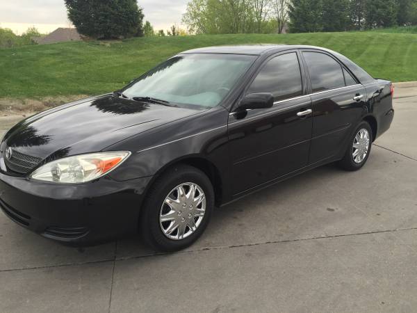 NICE 2002 Toyota Camry LE 74k Miles BLACK, CLEAN Title amp CarFax