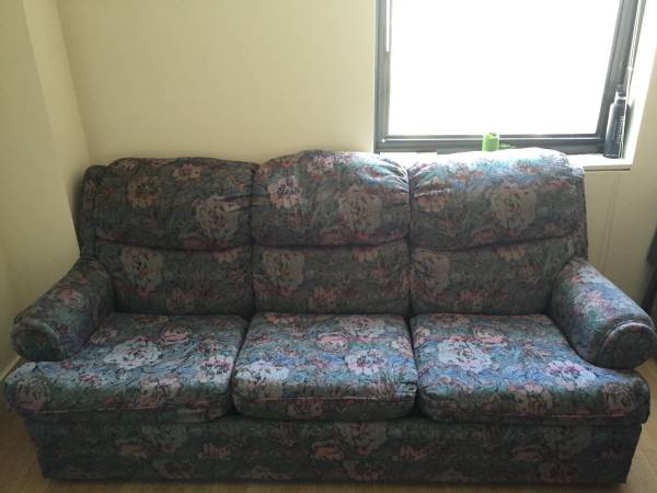 Nice couch set for sale