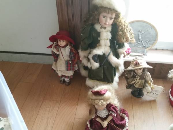 Nice vintage doll collection