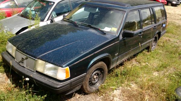 Now Parting 1994 Volvo 940 (Totmans 574 New England Road Searsmont Maine)