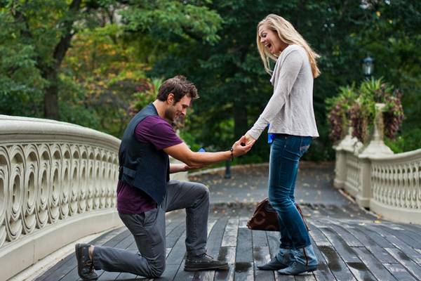 NYC ENGAGEMENT PHOTOGRAPHER (Midtown)