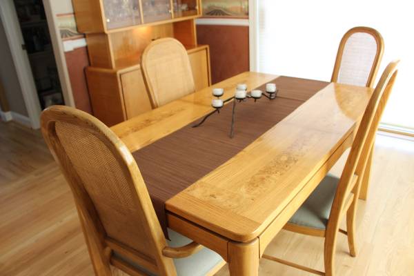 Oak Dining Room Table, Chairs and Hutch