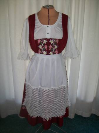 OCTOBERFEST GERMAN DRESSES, APRONS AND MORE (Vevay Indiana to Delhi)