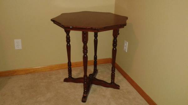 Octogan Shape End table