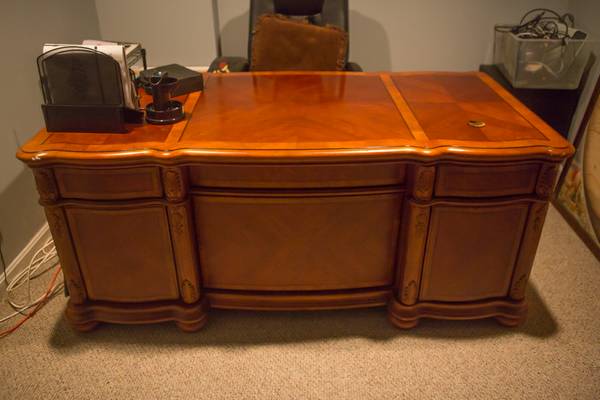 Office Desk (Executive)