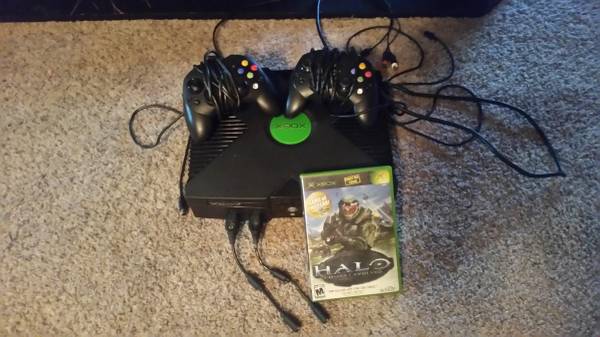 Original Xbox with 2 controllers and Halo